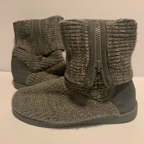 Kohl's Gray Ankle Booties with Knit Texture - Picture 2 of 12